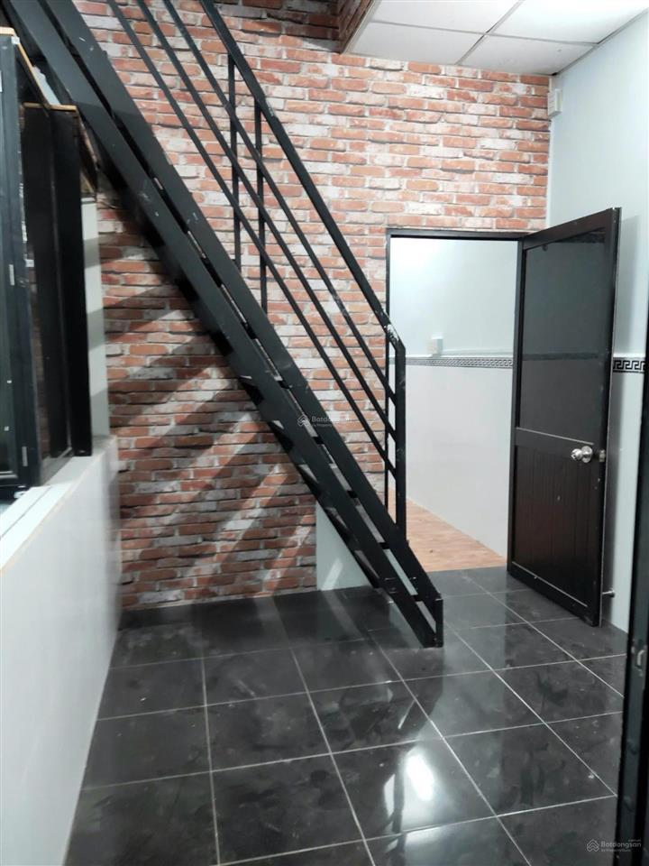 Lạc long quân, quận 11 | dt 3,5x12,6m, dtcn 40m  3 lầu  1 trệt 2 lầu btct, 3pn 3wc