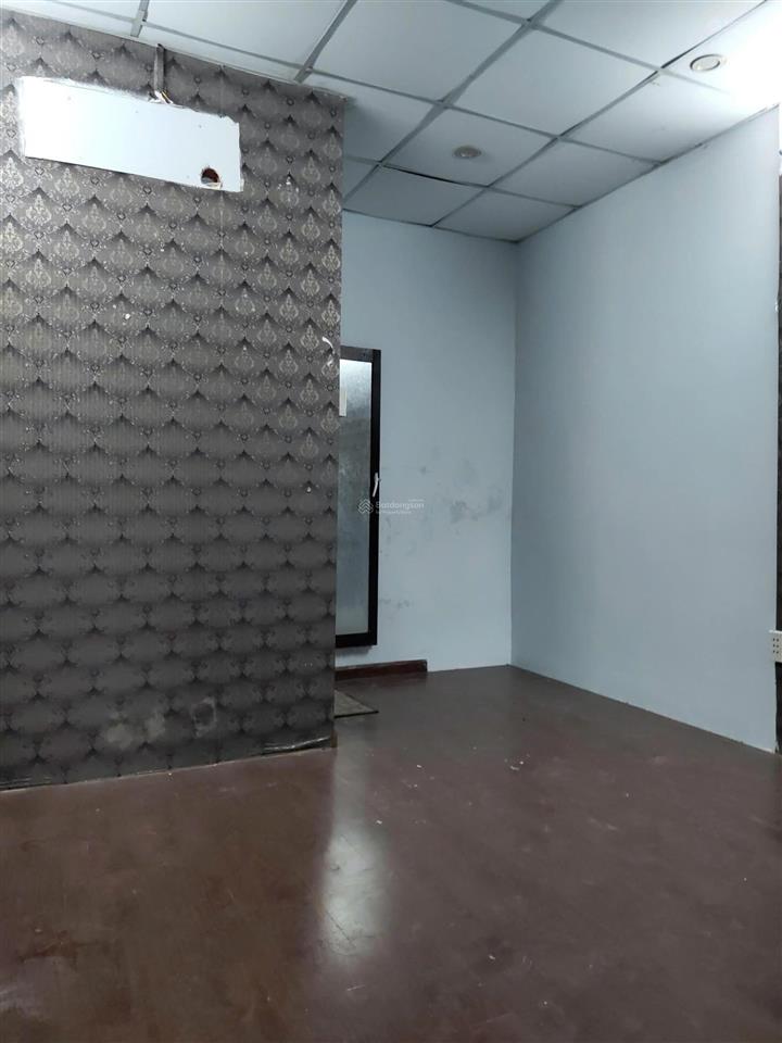 Lạc long quân, quận 11 | dt 3,5x12,6m, dtcn 40m  3 lầu  1 trệt 2 lầu btct, 3pn 3wc