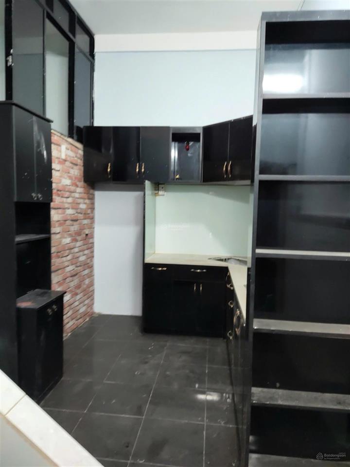 Lạc long quân, quận 11 | dt 3,5x12,6m, dtcn 40m  3 lầu  1 trệt 2 lầu btct, 3pn 3wc