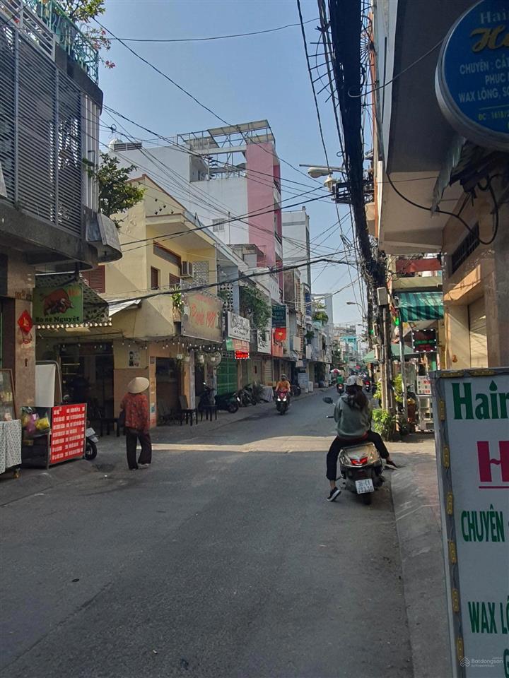 Lạc long quân, quận 11 | dt 3,5x12,6m, dtcn 40m  3 lầu  1 trệt 2 lầu btct, 3pn 3wc