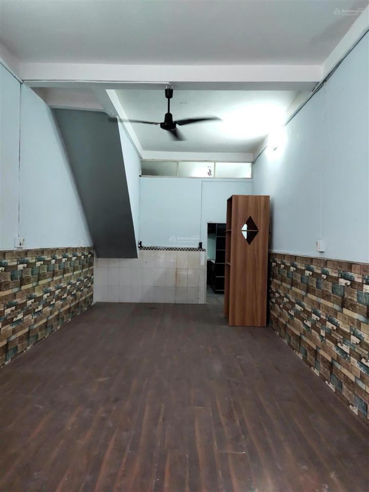 Lạc long quân, quận 11 | dt 3,5x12,6m, dtcn 40m  3 lầu  1 trệt 2 lầu btct, 3pn 3wc