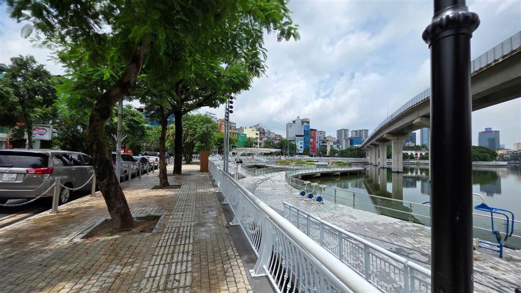 Siêu phẩm phố hoàng cầu đống đa lô góc vị trí vàng kinh doanh đỉnh của chóp! 160m2 chỉ 40 tỷ
