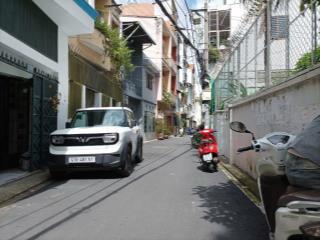 Tin thật 100% hxh hồ biểu chánh q.phú nhuận, dt 4,4 x14m (70m2), 4 tầng st, giá chỉ 10 tỷ tl
