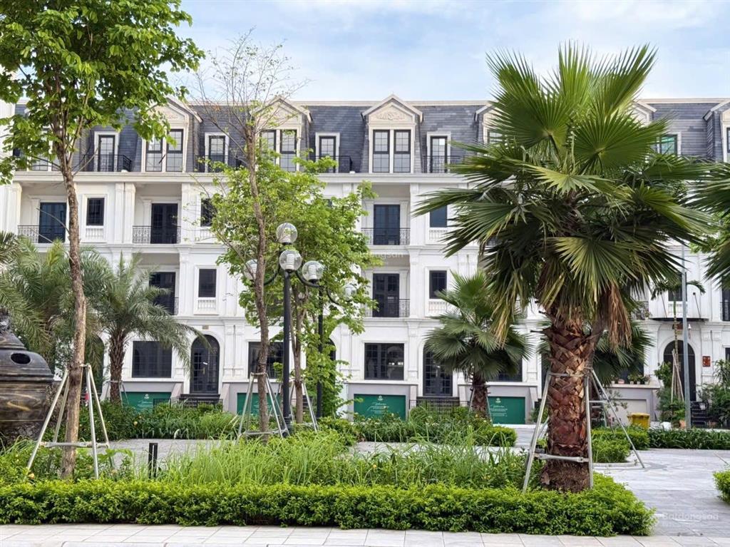 Cần nhượng lại bt lk tại jade square, xây rộng mt rộng, view đẹp cực chất giá 50tỷ