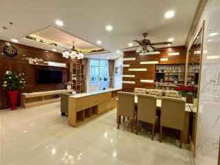 Nóng! bán gấp căn hộ giá 4,8 tỷ tại him lam, 102m2, 2pn, 2wc, đặc biệt view nhìn ra quận 1