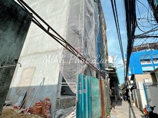 Bán gấp nhà cũ lô góc  sát mt nguyễn văn linh  98m2  ngang 6.5m  shr