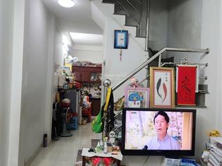 Nhà lầu đúc kiêng cố 3 tầng giá 4,98tỷ
vị trí 252/ đường số 8 p11. ngang3 x 13,7m đúc btct