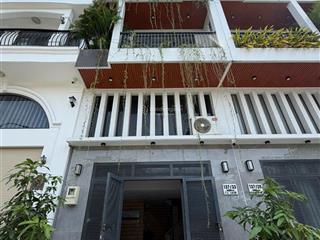 Xe hơi ngủ trong nhà thang máy xịn phân khúc trên 7 tỷ giá cực tốt!