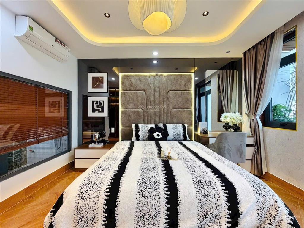 Em siêu chân dài p9 gò vấp hẻm đẹp như bàn cờ