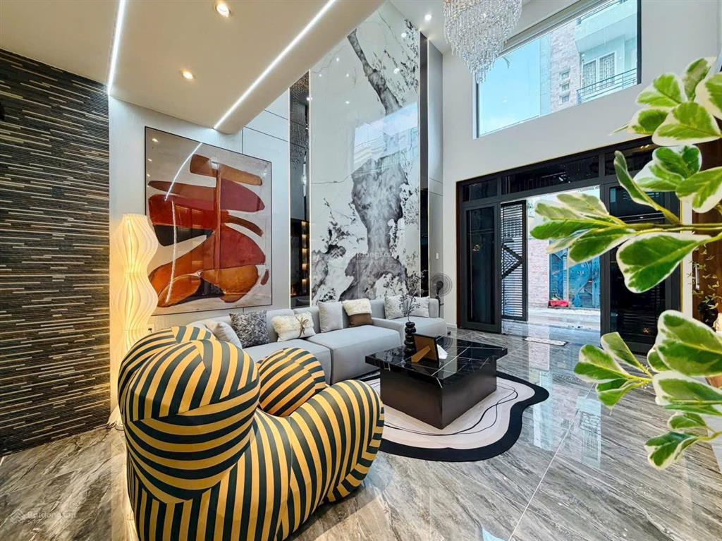 Em siêu chân dài p9 gò vấp hẻm đẹp như bàn cờ