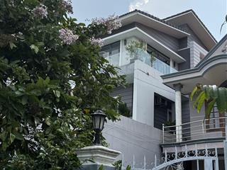 Bán nhà lầu + 8 phòng trọ, dt 530m2