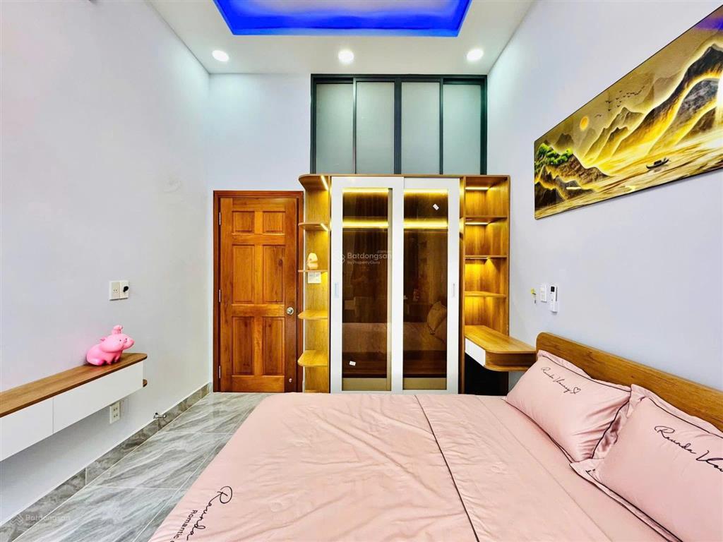 Bán nhanh căn nhà đường nguyễn gia trí, bình thạnh, hcm, 7 tỷ 550tr/ dt 57,6m2/ shr chính chủ