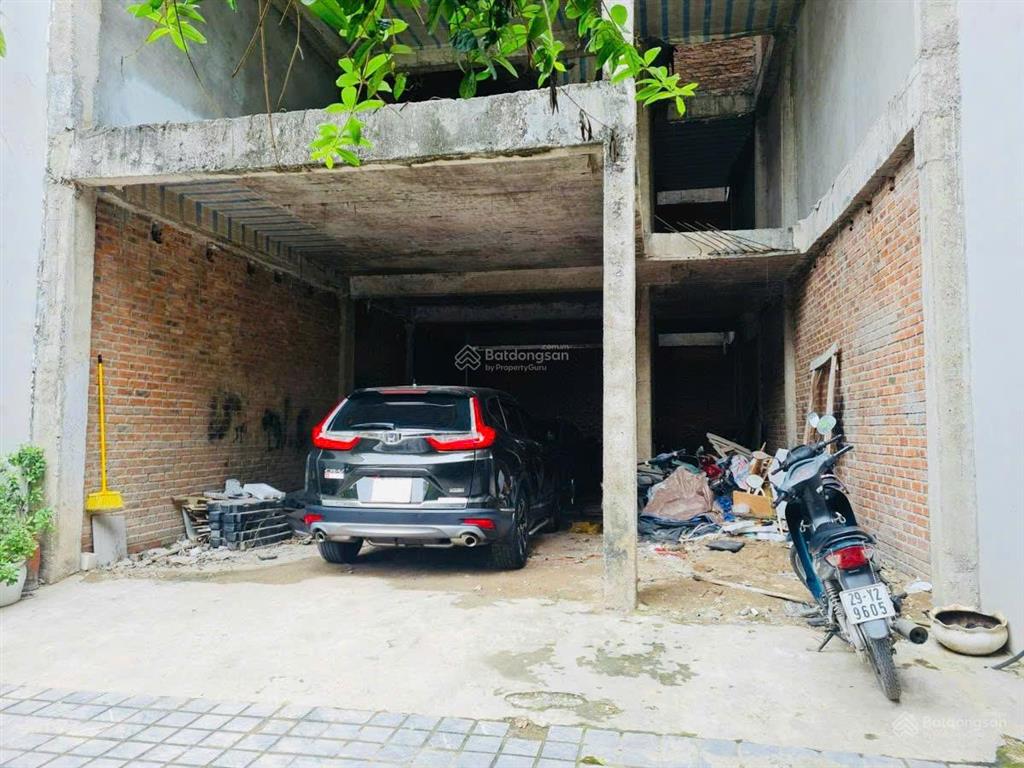Bán căn nhà phân lô ô tô tránh dt 100m2, mt 6.6m đã hoàn công tại lê văn lương