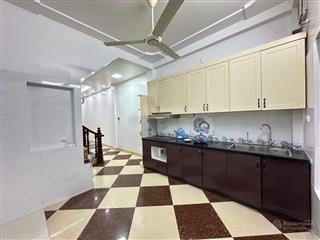 Nhà mặt phố tôn đức thắng đống đaô tô kinh doanh lô góc vỉa hè  133 m2 mt9.2