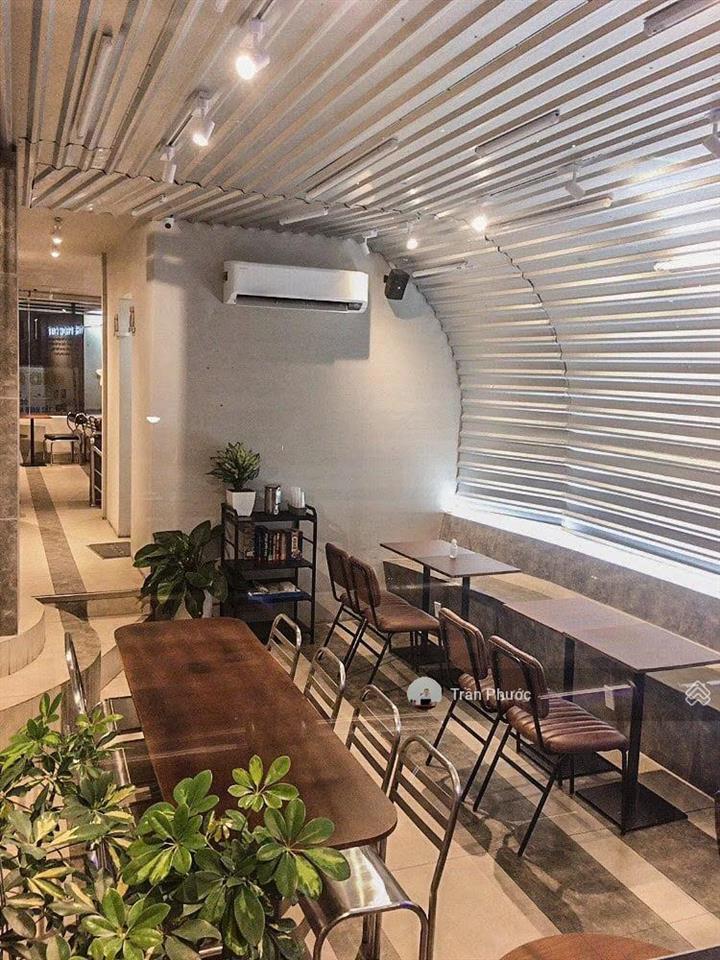 Nhà góc 3 mặt tiền 148 lê thị riêng, phường bến thành, quận 1 ngan 20m mặt tiền