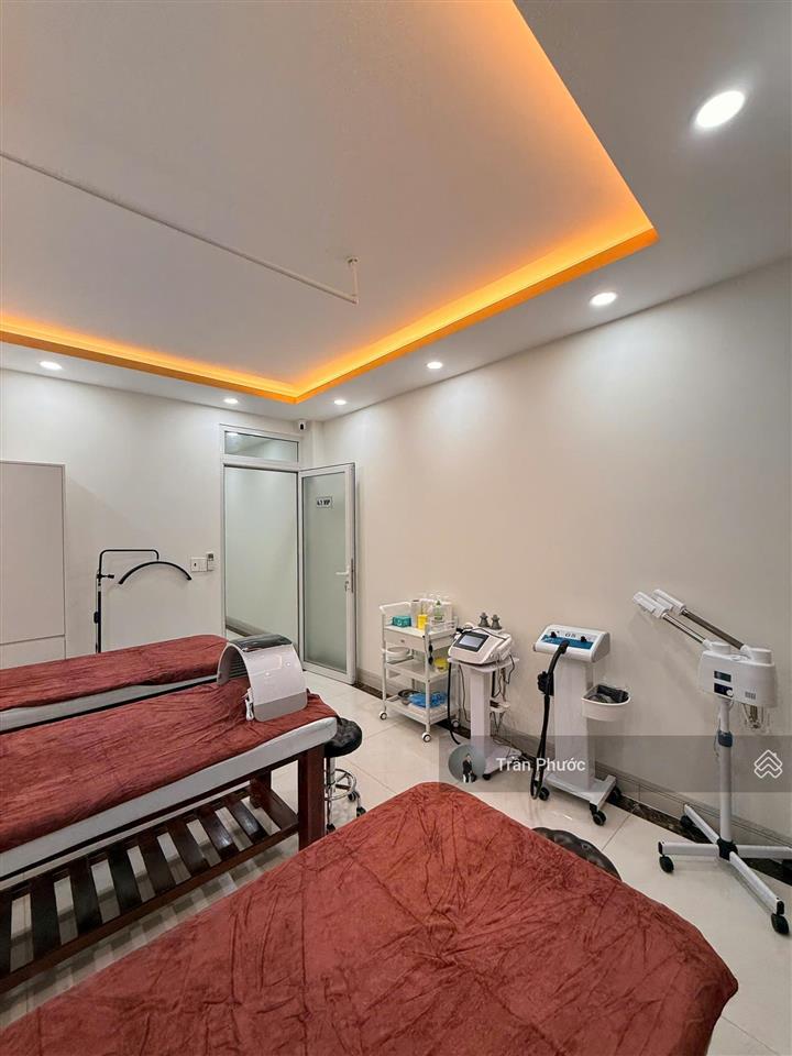 Cho thuê tòa nhà mặt tiền đường 3/2, q. 10  nhà mới đẹp thang máy khu vực kinh doanh sầm uất