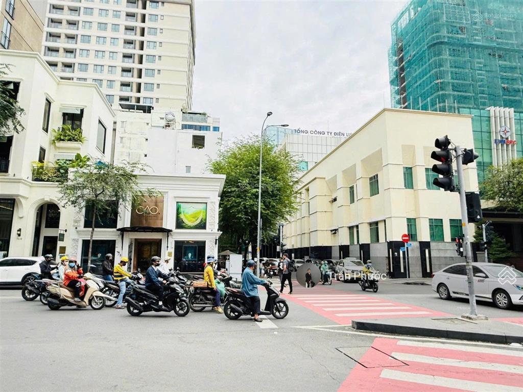Nhà hai mặt tiền hai bà trưng & cao bá quát, q.1  góc 2mt đẹp vị trí vàng phù hợp mọi
