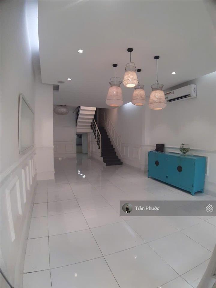 Nhà mặt tiền 21 trần nhật duật quận 1  dt 4x20m kc 1 trệt 3 lầu phù hợp kinh doanh