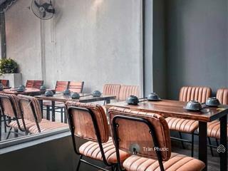 Nhà mặt tiền số 130 lê lai phường bến thành quận 1 dt 4.2x17m 1 trệt 1 lầu trống suốt