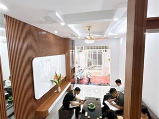 Siêu phẩm quan hoa (cầu giấy)  ô tô 5 tạ đỗ cửa mặt ngõ thông  lô góc  diện tích rộng