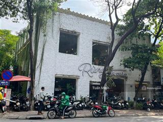 Cho thuê nhà mặt phố giảng võ. dãy thương hiệu  katinat, phê la... diện tích 220m x 2 tầng.