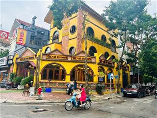 Cho thuê nhà mặt phố giang văn minh. diện tích 90m x 4 tầng. lô góc nhận diện. 20m