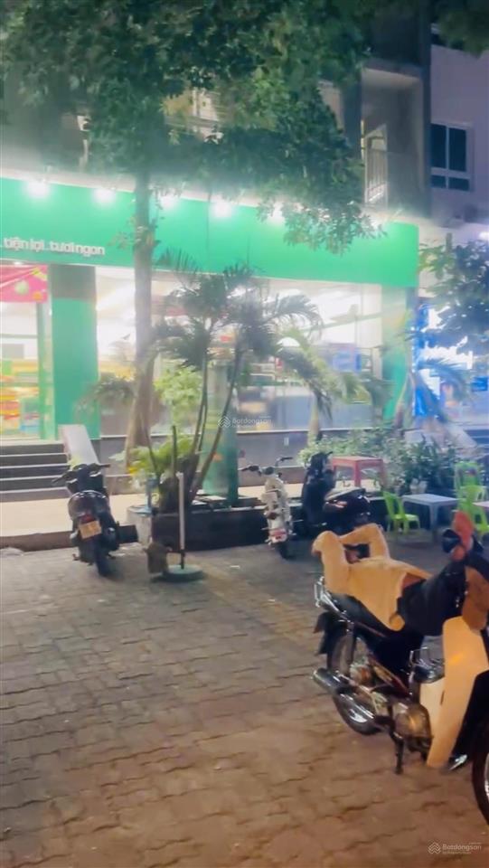 Bán nhà mặt tiền gần sân bay, đối diện cc hà đô, sát chợ, 5.2x19m, thu nhập sẵn 35tr/th, 19.5 tỷ