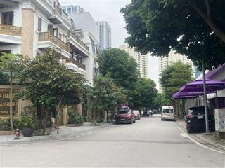 Biệt thự trung văn 179m x 5 tầng ,thang máy nhập khẩu,gara 4 ô tô ,view công viên thoáng vĩnh viễn.