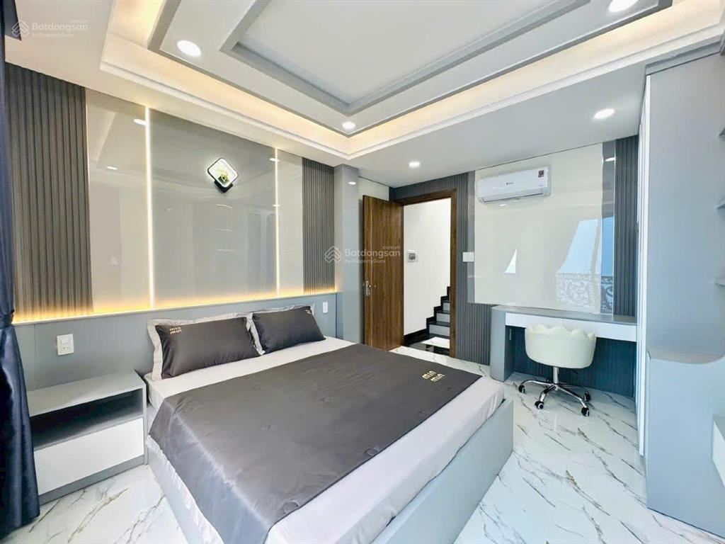 Cần bán nhà mới xây 4 tầng đẹp lung linh gò vấp giáp bình thạnh giá chỉ 9x