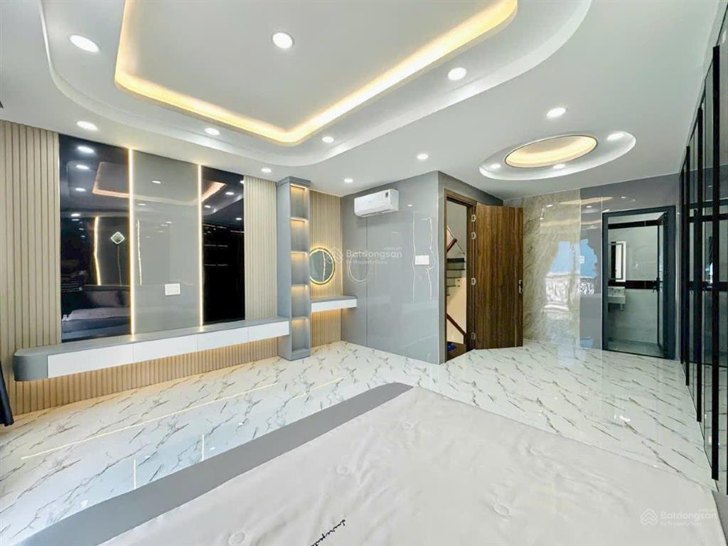 Cần bán nhà mới xây 4 tầng đẹp lung linh gò vấp giáp bình thạnh giá chỉ 9x