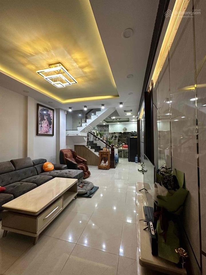 Bán nhà riêng 8,3 tỷ, 60m2, 5pn, 5wc tại huỳnh văn bánh, phường 11, phú nhuận, hcm