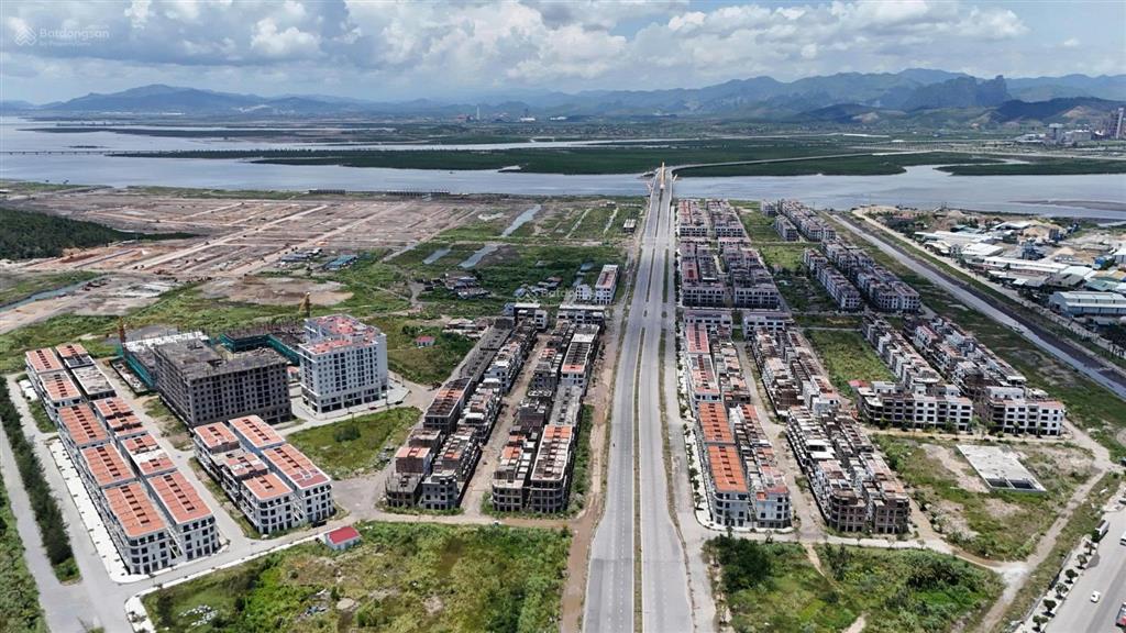 Flc tropical hạ long 90m2 trục 56m không lỗi lầm giá 3xtr/m2 đất, 0886 789 ***