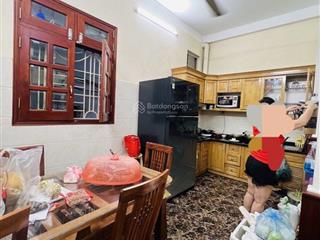 Hoàn kiếm  nhà dân xây chắc chắn  2 thoáng trước sau  ngõ rộng nông  cách hiếm mấy trăm mét