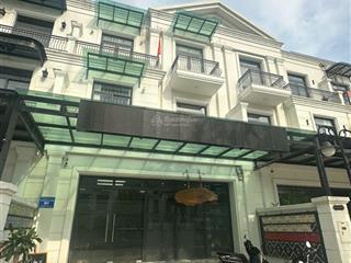 Cho thuê căn biệt thự liền kề 100m2, full đồ, view công viên 15 triệu/th bao phí, vinhomes gia lâm