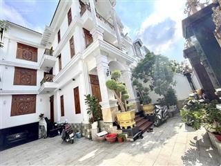Siêu biệt thự 4 tầng (1 hầm + 3 tầng nổi)dt 12mx20mthang máytặng toàn bộ nội thất gỗ quý hiếm