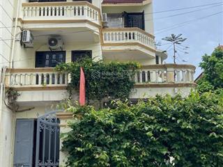 Cần cho thuê nhà 4 tầng, diện tích đất sử dụng 160m2, 3 mặt tiền tại khu bắc linh đàm  hà nội