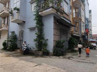 Bán gấp nhà phân lô  ô tô vào nhà  ngõ thông  kinh doanh  cải tạo thang máy được  hiếm.