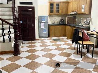 Bán gấp nhà chùa láng 40m2  giá 10,6 tỷ  vị trí trung tâm  vô vàn tiện ích  ba bước ra mặt phố.