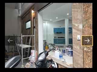 Bán nhà thang máy 6 tầng 4 ngủ mt 6m thịnh quang đống đa 40m2 ngay gần phố, mới đẹp 9.9 tỷ siêu hời