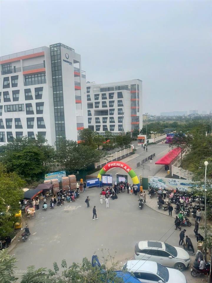 Chính chủ tôi cần bán lô 40m2 mặt tiền 3,41 phân lô phố tu hoàng đường vỉa hè 13,5m view vườn hoa