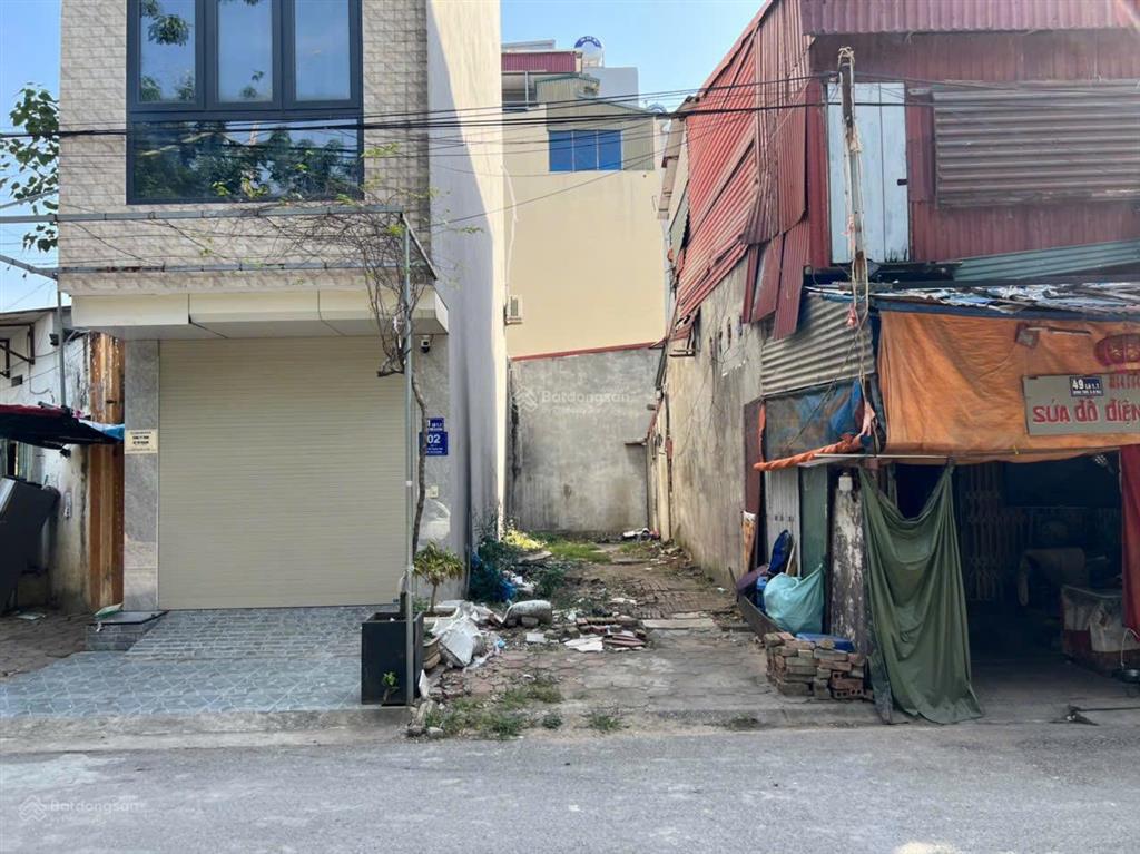 Chính chủ tôi cần bán lô 40m2 mặt tiền 3,41 phân lô phố tu hoàng đường vỉa hè 13,5m view vườn hoa