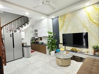 Bán nhà mới lạc long quân 30m2 5 tầng, mặt tiền 6m, gần phố, ôtô đỗ cách nhà 10m