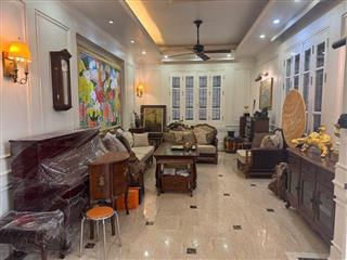 Cần bán gấp biệt thự Vạn Phúc Hà Đông 165m2, 4PN, nội thất Châu Âu, Sổ đỏ trao tay, gần Aeon Mall, giá cực tốt