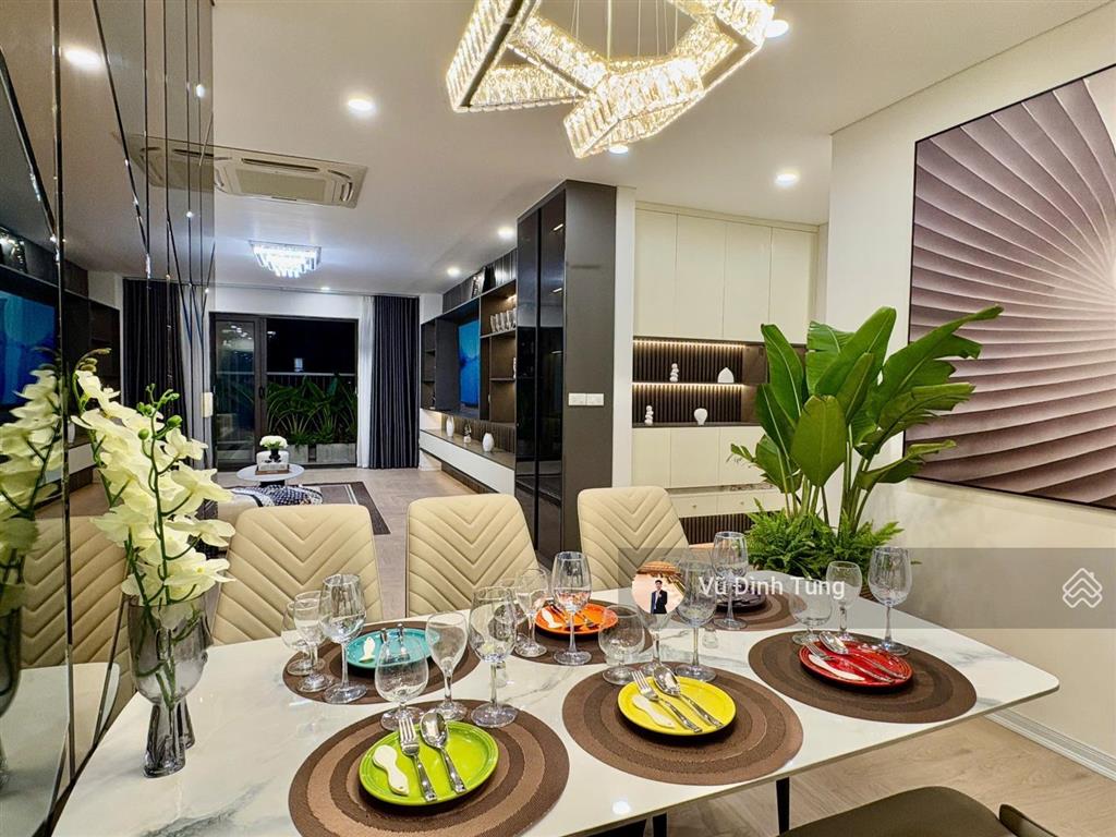 Bán cc n05 trần duy hưng, 14 tỷ, 159m2, 3pn, 2wc, full nội thất, căn góc bc đông nam, slot ô tô