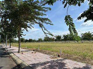 Hot nhất lúc này lô đất nằm ngay mặt tiền dt824 chỉ 1ty1 giảm còn đau hơn cú đấm của nữ mma