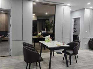 Vợ chồng em cần bán cc tại hà nội center point, 105 triệu / m2, 70m2, 2pn, 2wc, pháp lý đầy đủ