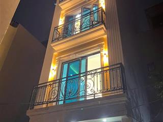 Siêu phẩm ngọc thụy  7 tầng thang máy, gara ô tô, sân chơi ngọc thụy, long biên gần chợ