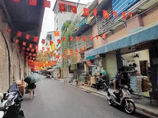 Bán nhà mặt phố gầm cầu vị trí siêu hiếm, kinh doanh đắc địa! nhà diện tích 25m x 5tầng chỉ 13,9 tỷ