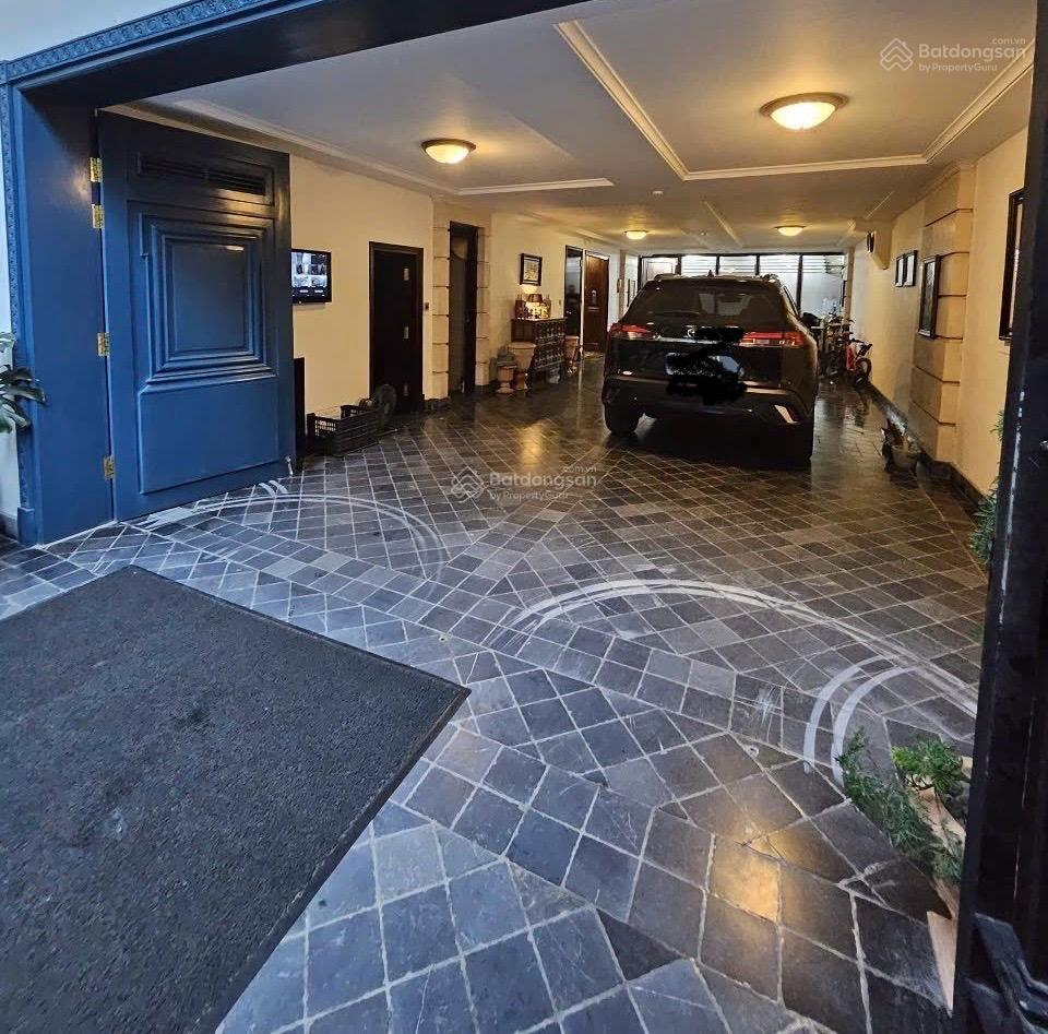 Đất hiếm hồ tây  khu phố sầm uất/khách tây  sổ đẹp  đường rộng thênh thang oto đỗ cửa/vào nhà.