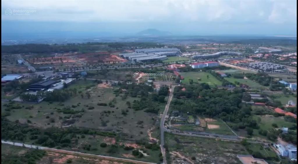 Bán 2.000m2 đất ven biển khu tập trung nhiều resort phú hài giá chỉ 9,9tr/m2